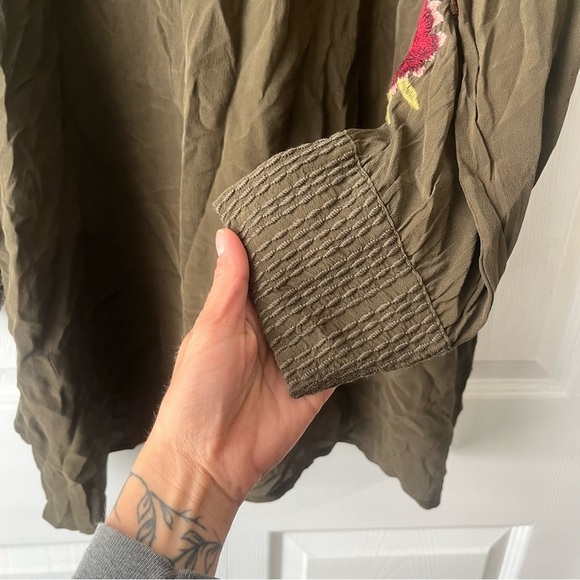 JOHNNY WAS Silk Peasant Blouse Army Green Embroidered Size Large - Picture 8 of 8